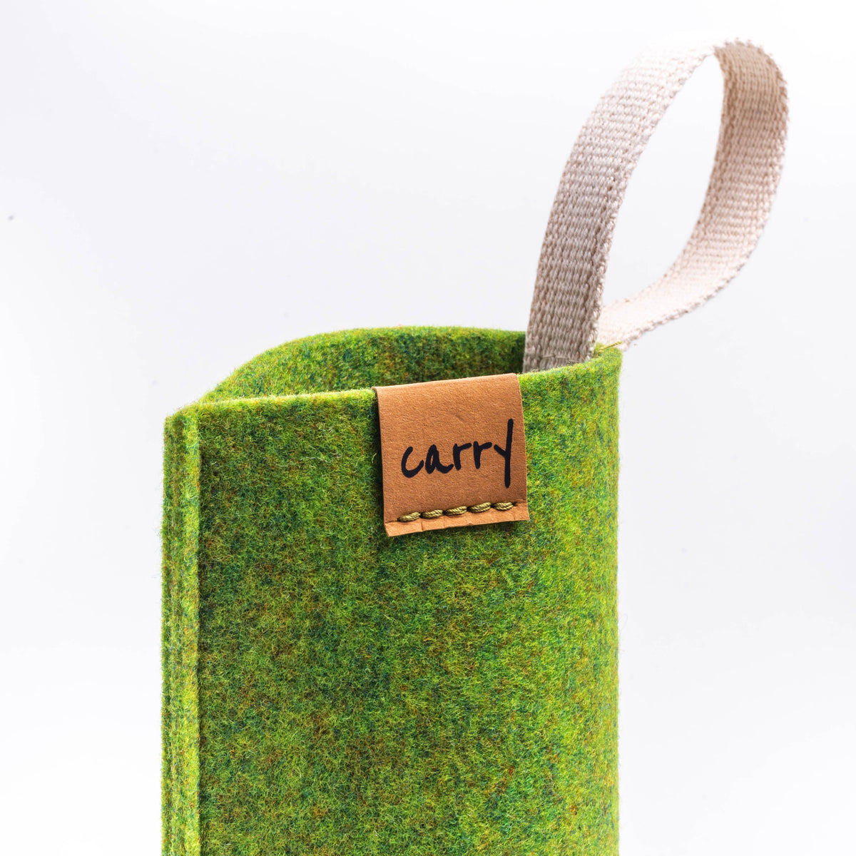 CARRY Schutzhülle in Limetten-grün aus einem Filz aus recyceltem PET